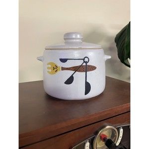 VINTAGE WEST BEND Cooker / Bean Pot Stoneware Crock Mid Century Pottery 2 Qt USA